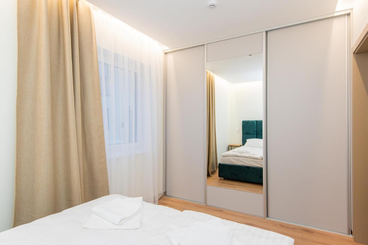 Apartment 4 *